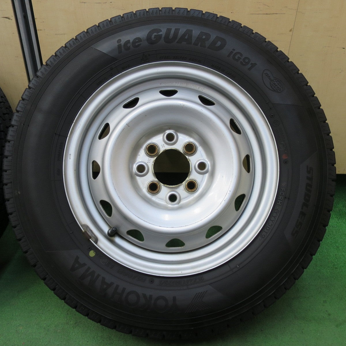 バリ溝！キレイ！9.5分★スタッドレス 165/80R14 91/90N ヨコハマ アイスガード iG91 スチール ホイール 14インチ PCD100 114.3/4H マルチ★5051310イス