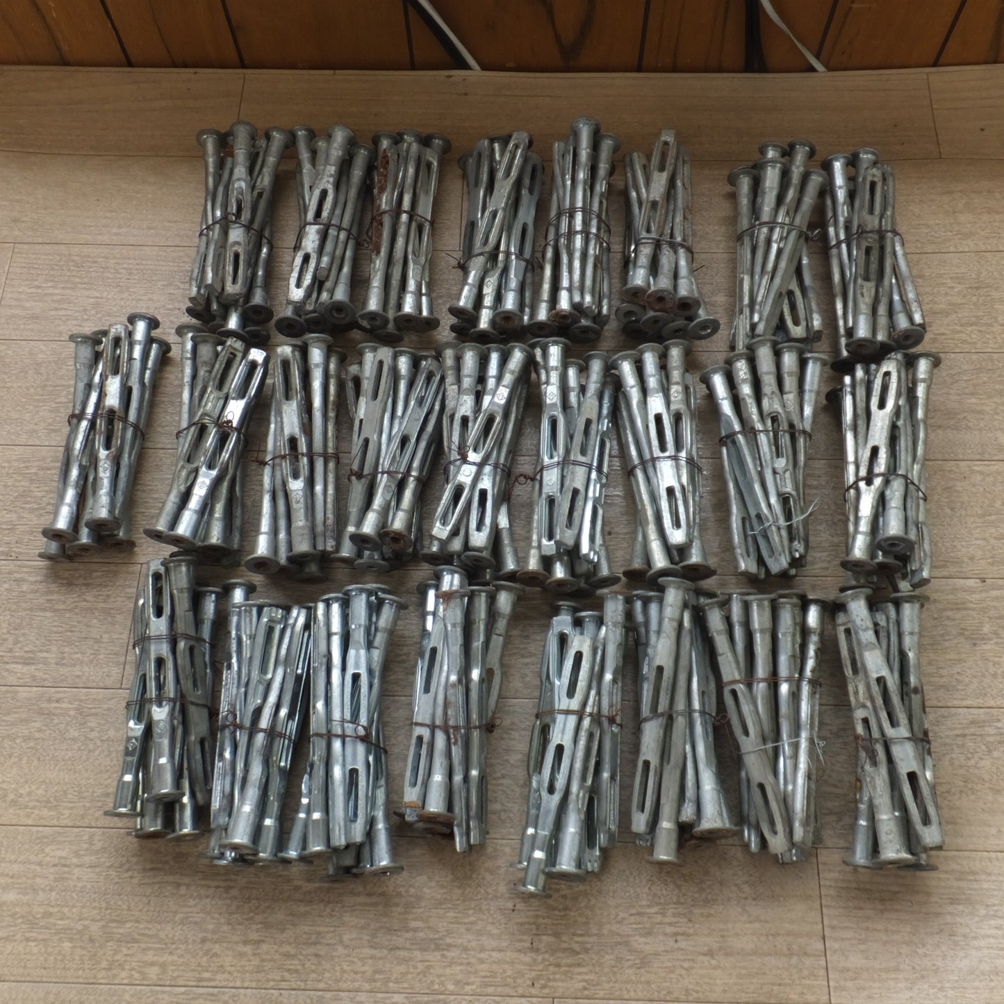 [送料無料] 岐阜発★くさび式 フォームタイ 2穴　約 250個 セット　長さ 約 16cm　メーカー 不明　ホームタイ ホンタイ★