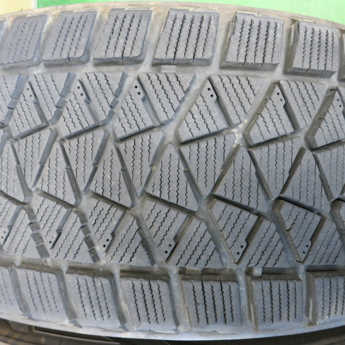 バリ溝！キレイ！8.5分★レクサス NX バージョンL 純正 225/60R18 スタッドレス ブリヂストン ブリザック DM-V2 18インチ PCD114.3/5H★6040501HAス