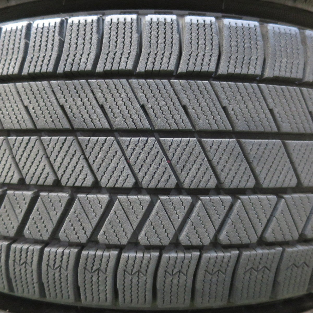 [送料無料] バリ溝！23年！キレイ！9.5分★MINI ミニ 等 MAK オクスフォード 195/55R16 スタッドレス ブリヂストン ブリザック VRX3 16インチ PCD112/5H★5032910イス