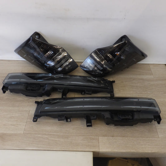 [送料無料] 美品★トヨタ TOYOTA 純正 ヴォクシー 90系 SZグレード テールライト KOITO V1-8 V1-9 4点 セット★