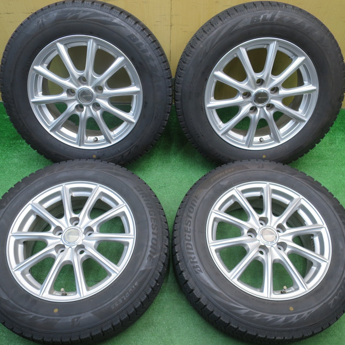 バリ溝！23年！キレイ！8.5分★スタッドレス 205/65R16 ブリヂストン ブリザック VRX2 ECO FORME エコフォルム 16インチ PCD114.3/5H★5112405NJス