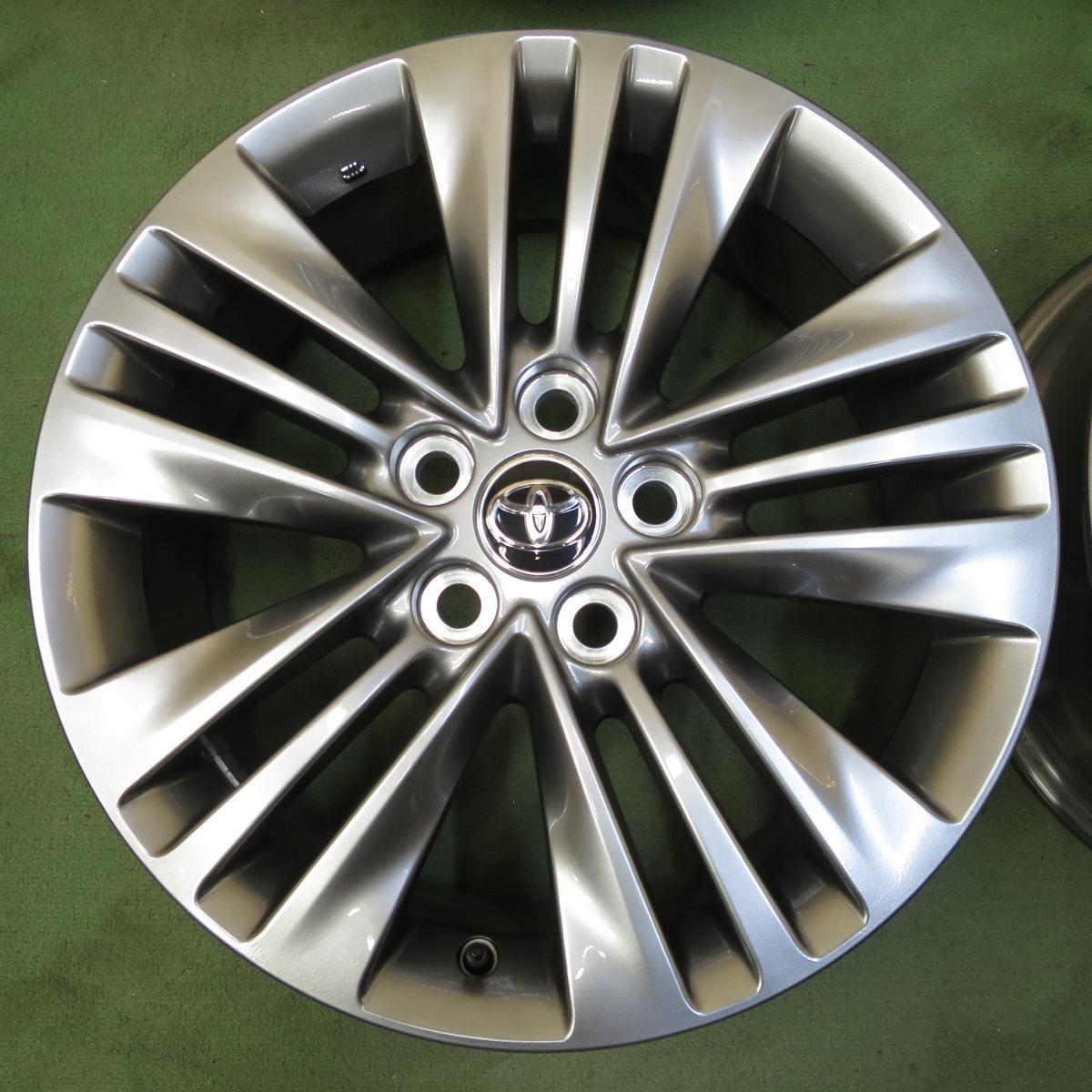 新車外し◎トヨタ 40系 アルファード Zグレード 純正 ホイール 18インチ 18×7J PCD120/5H◎6080703NGホ