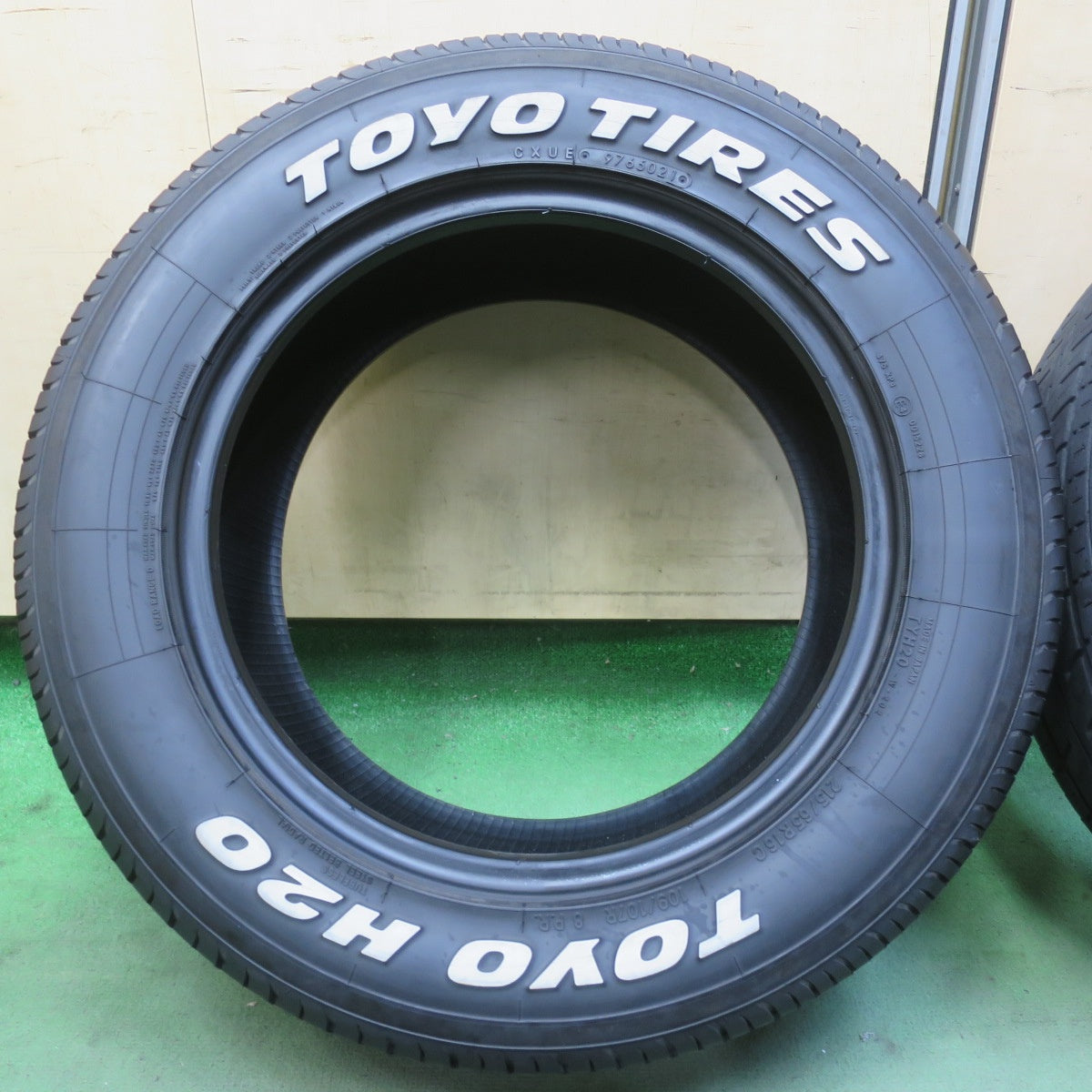 4本価格◎215/65R16 トーヨー H20 ホワイトレター 16インチ タイヤ ハイエース キャラバン 等◎6083109イノタ