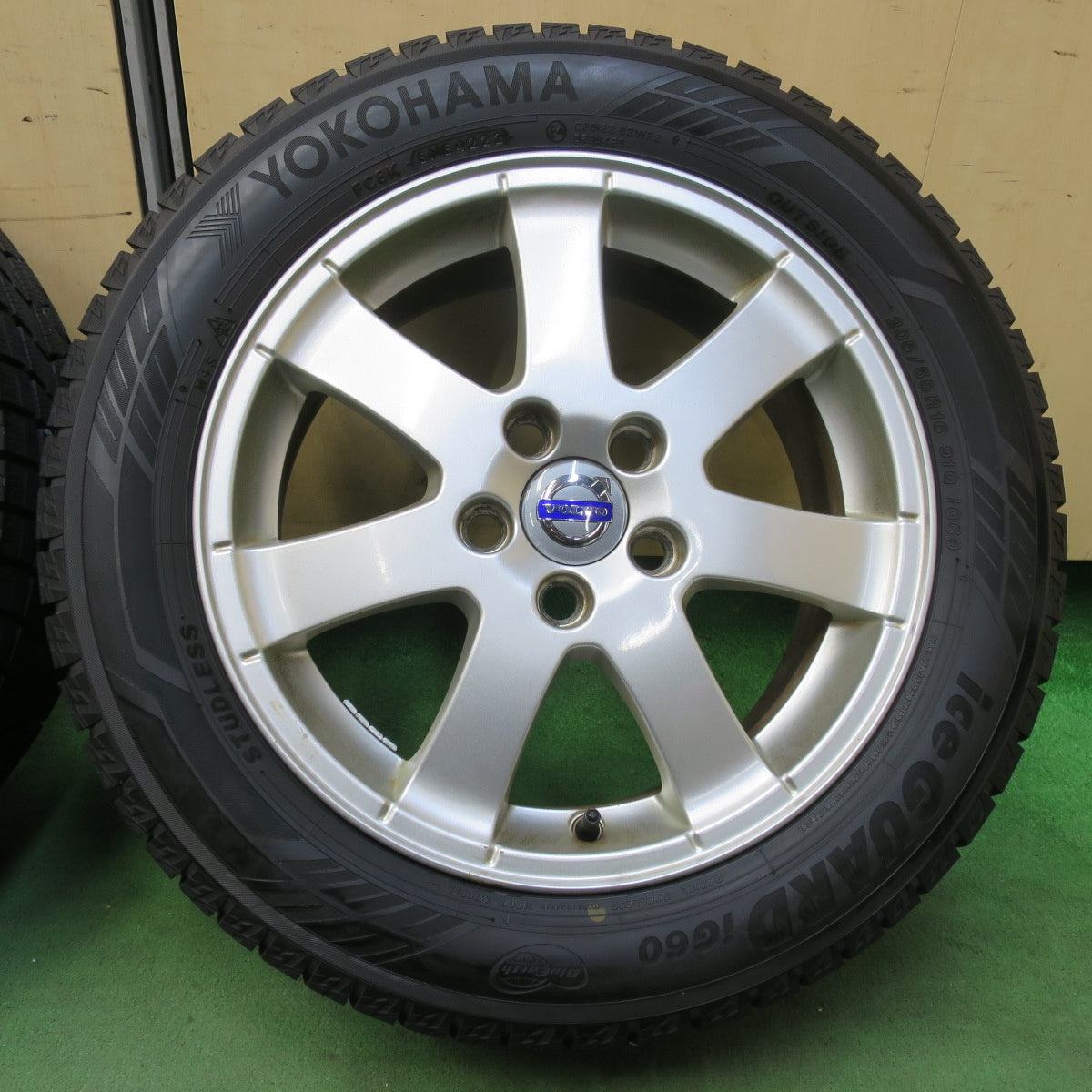 バリ溝！22年！ほぼ10分★ボルボ S40 V50 等 純正 205/55R16 スタッドレス ヨコハマ アイスガード iG60 16インチ PCD108/5H★5110402イス