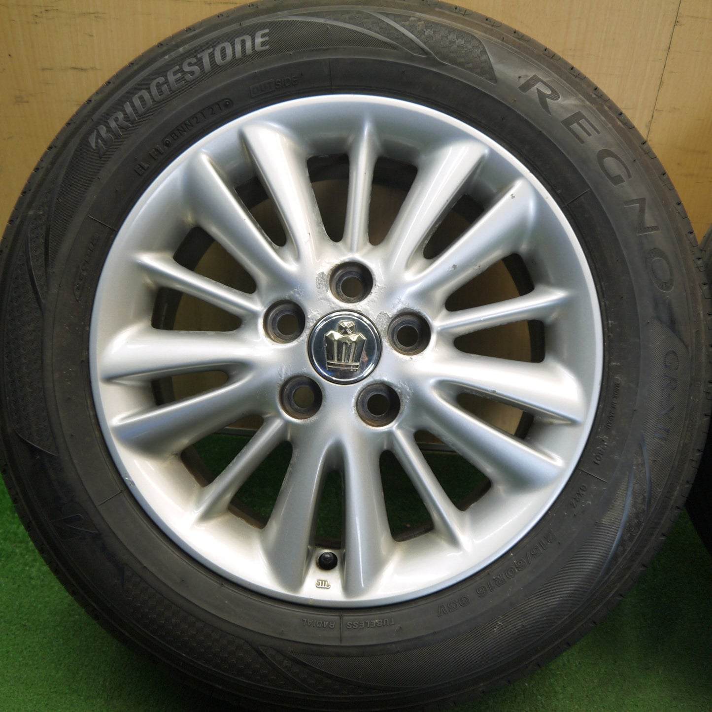 バリ溝！9.5分★トヨタ 180系 クラウン ロイヤル 純正 215/60R16 ブリヂストン レグノ GR-X2 16インチ PCD114.3/5H★6042102Hノ