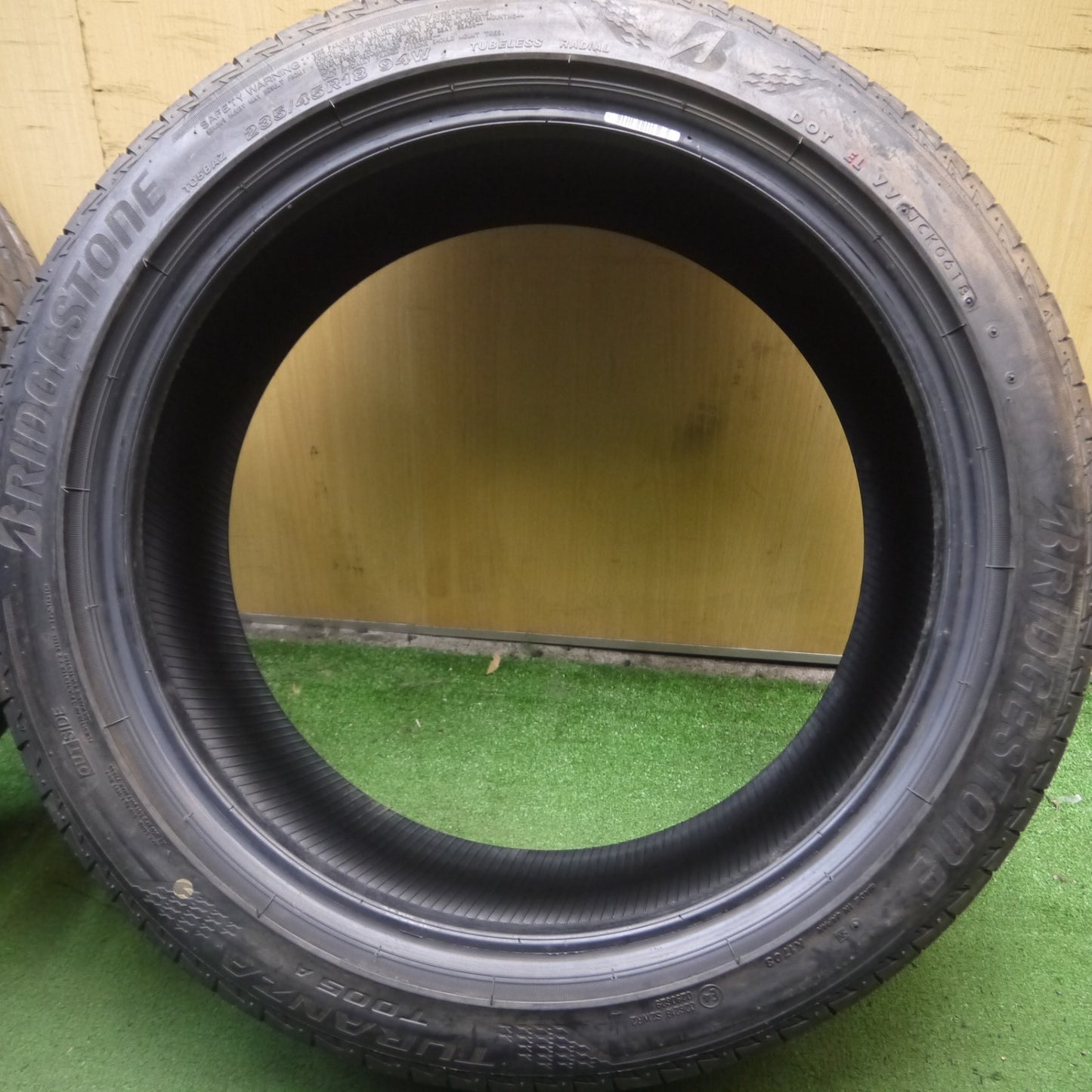 *送料無料* 新車外し★235/45R18 ブリヂストン トランザ T005A タイヤ 18インチ レクサス ES GS カムリ クラウン等★4043003Hノタ