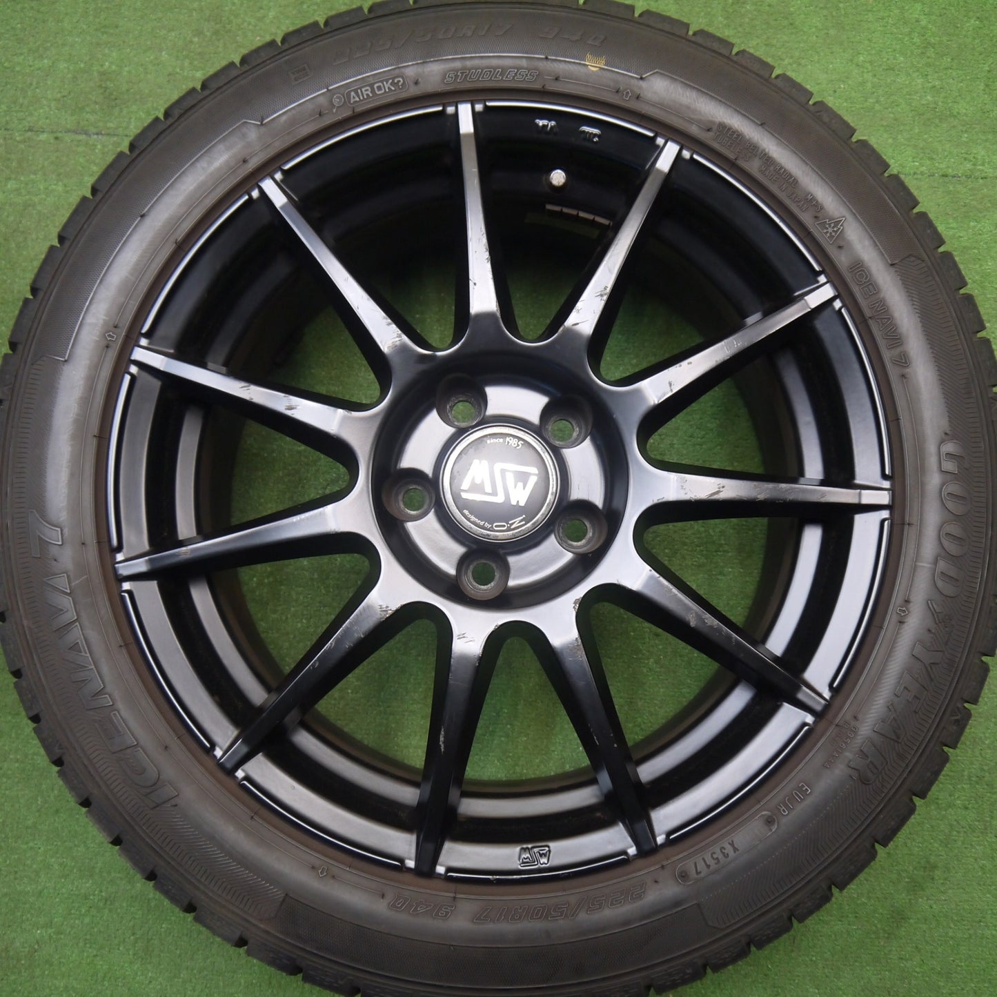 バリ溝！9.5分★アウディ 等 MSW 85 O・Z 225/50R17 スタッドレス グッドイヤー アイスナビ7 OZ 17インチ PCD112/5H★6012001Hス