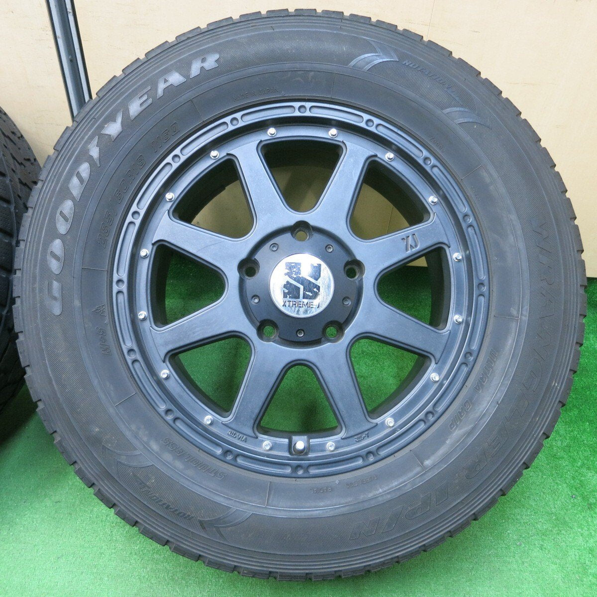 キレイ★ランクル 等 XTREME-J XJ 285/60R18 スタッドレス グッドイヤー ラングラー IP/N PCD150/5H★4022605イス