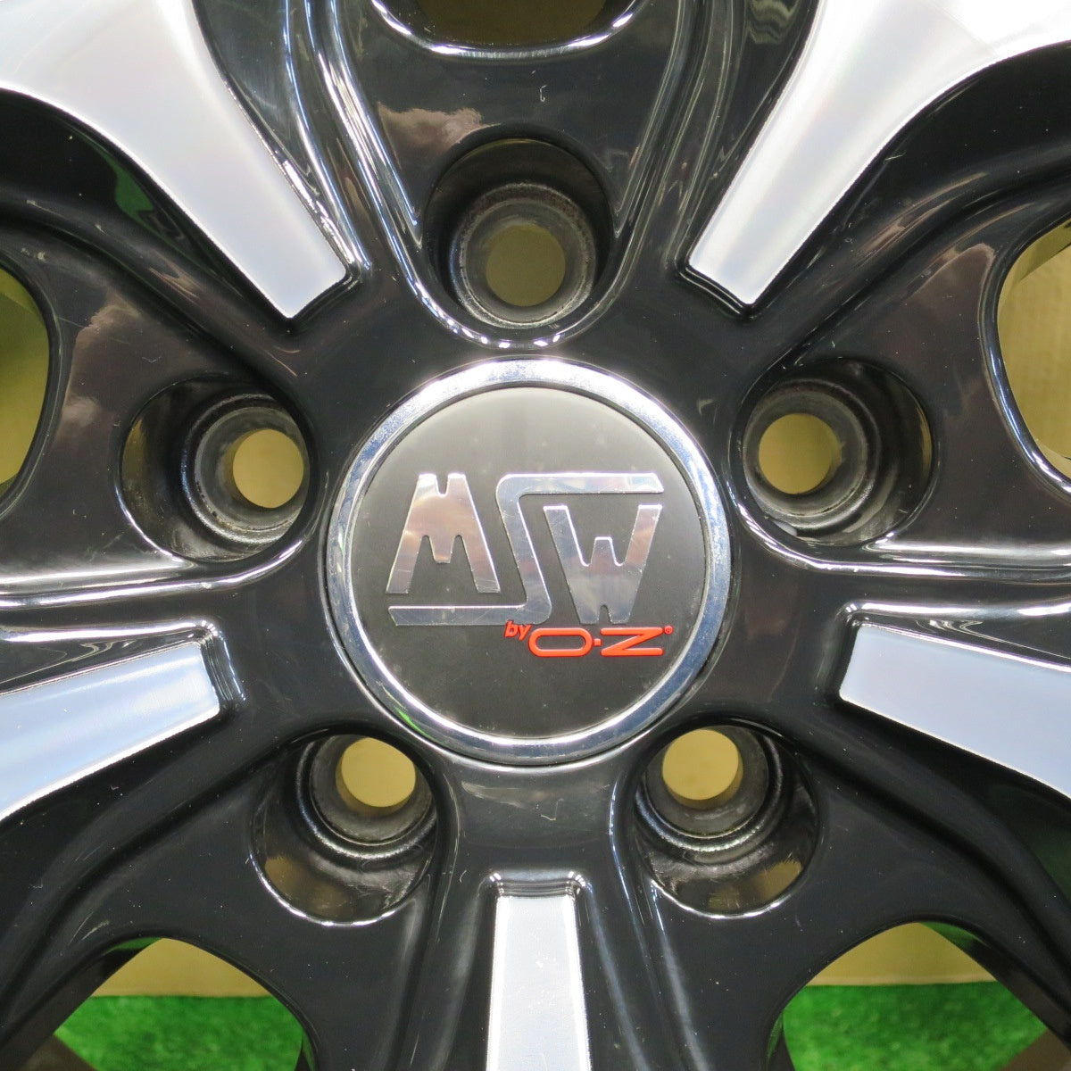バリ溝！キレイ！9分★ベンツ 等 MSW 40 O・Z 235/60R18 スタッドレス ブリヂストン ブリザック DM-V3 18インチ OZ PCD112/5H★5122001NKス