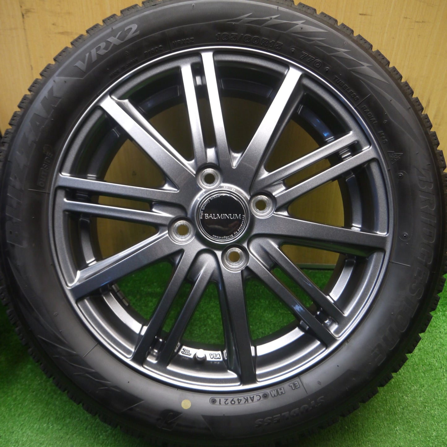 [送料無料] バリ溝！21年！キレイ！9.5分★スタッドレス 165/60R15 ブリヂストン ブリザック VRX2 BALMINUM バルミナ ハスラー ソリオ等 PCD100/4H★4120901Hス