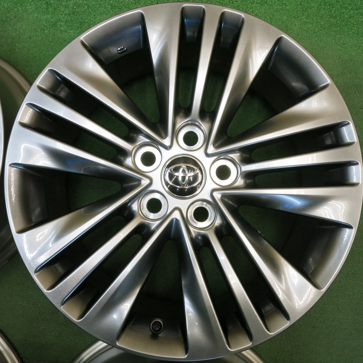 新車外し◎トヨタ 40系 アルファード Zグレード ヴェルファイア 純正 ホイール 18インチ 18×7J PCD120/5H◎6082202HAホ