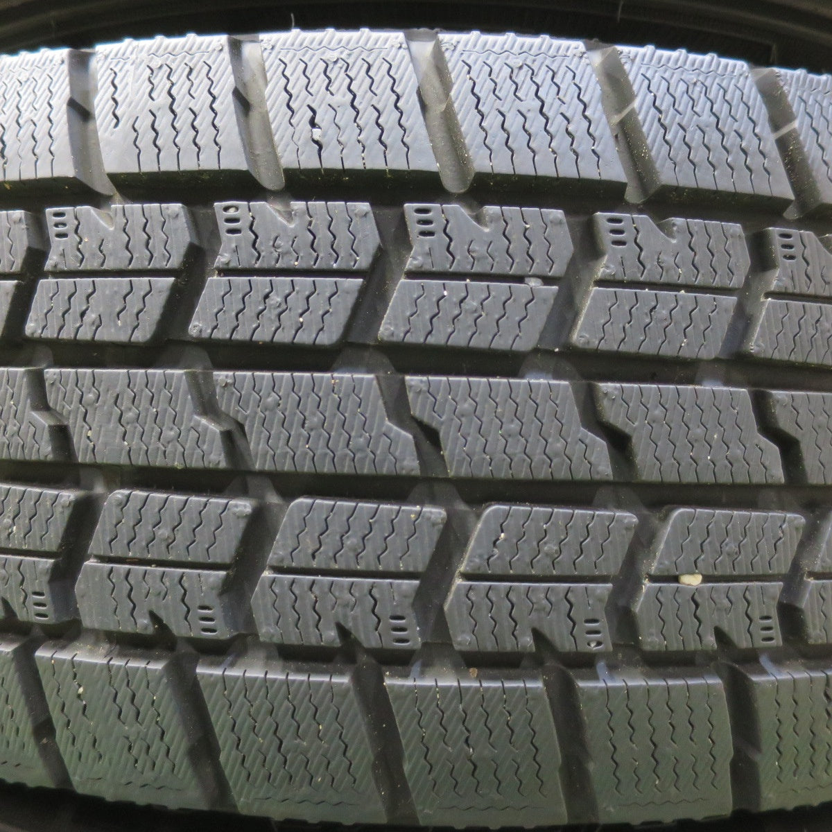 バリ溝！24年！キレイ！ほぼ10分★スタッドレス 205/60R16 グッドイヤー アイスナビ7 D.O.S. DOS 16インチ PCD114.3/5H★5070606イス