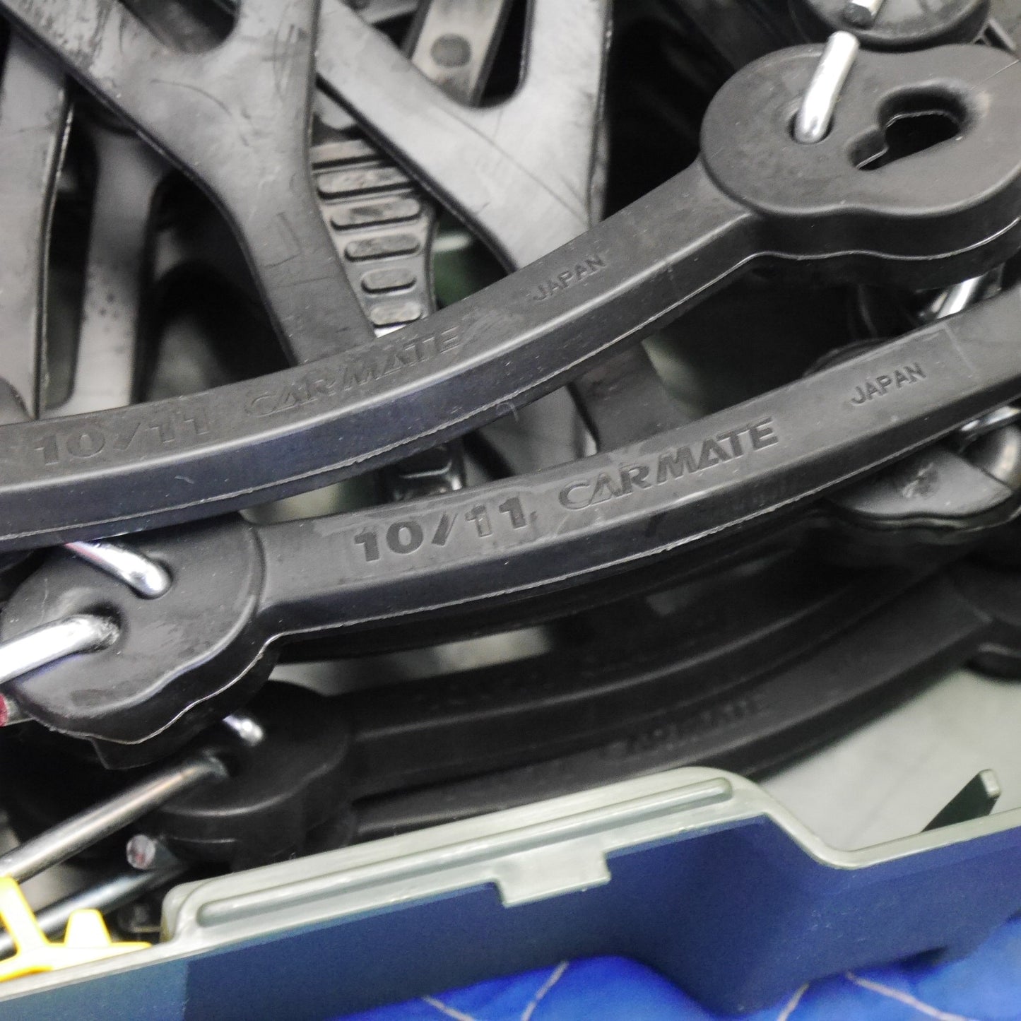 [送料無料] ☆カーメイト 非金属 タイヤ チェーン バイアスロン クイック イージー QE11 BIATHLON Quick EASY 滑り止め 195/65R16 205/65R15 205/55R16 215/50R16☆