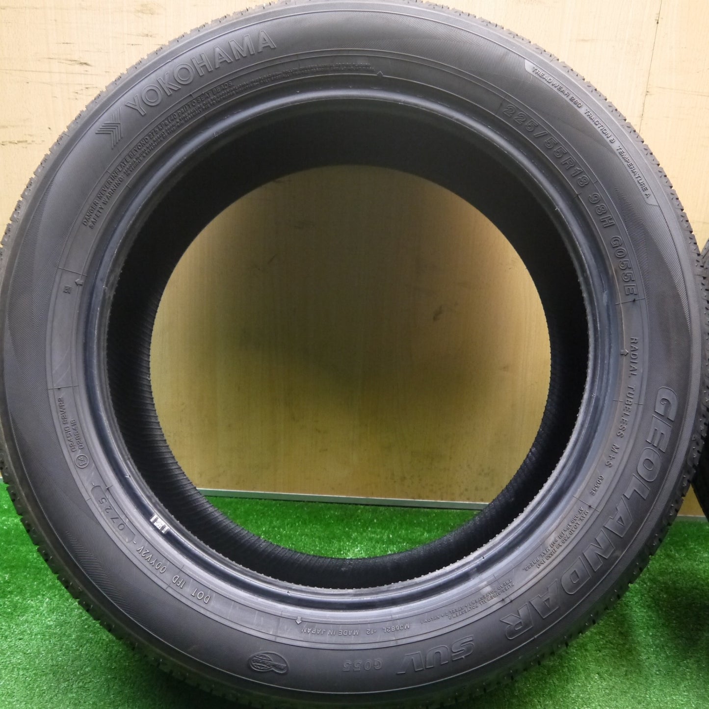 バリ溝！25年！9.5分★225/55R18 ヨコハマ ジオランダー SUV G055 E タイヤ 18インチ デリカ D:5 シャモニー アウトランダー ZR-V 等★5122605Hノタ