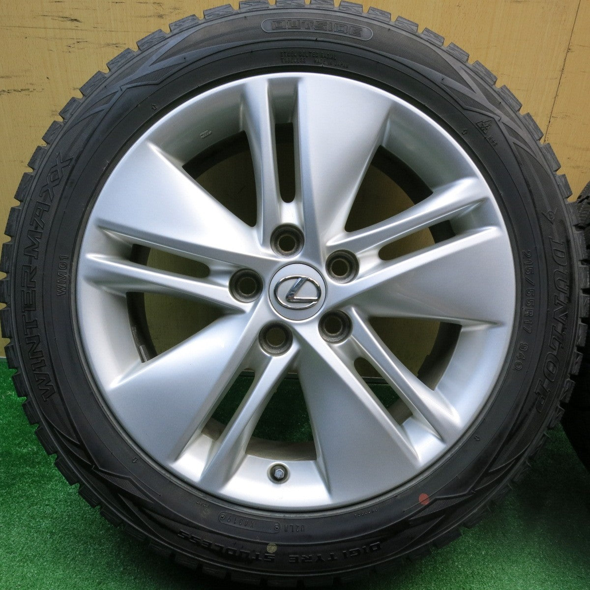 バリ溝！キレイ！9.5分以上★レクサス HS 純正 215/55R17 スタッドレス ダンロップ ウインターマックス WM01 17インチ PCD114.3/5H★5122103HAス