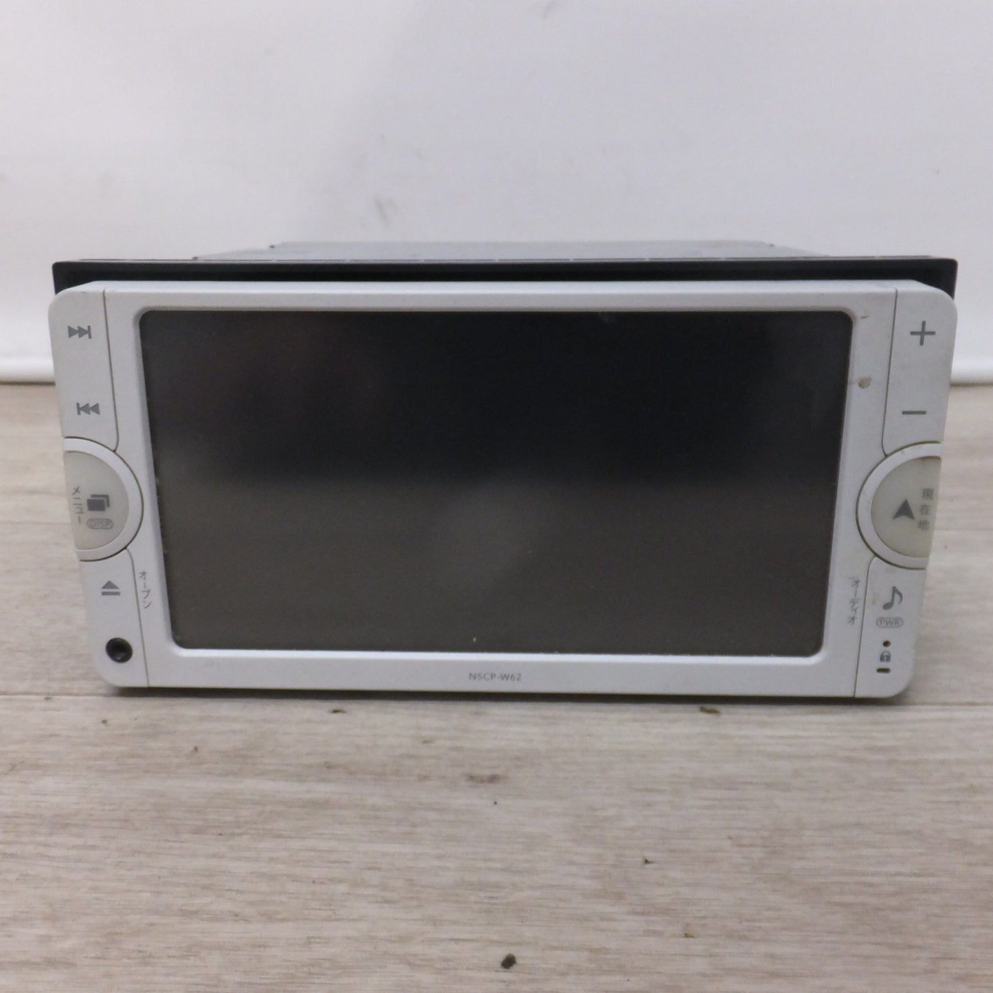 [送料無料] 現状品★パイオニア製 トヨタ 純正 メモリーナビ マルチAVステーション NSCP-W62 08545-00V70 セキュリティロック[22]★