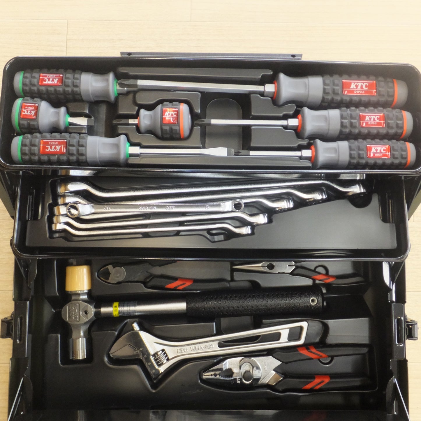 [送料無料] 美品★京都機械工具 KTC 63点 工具セット SK36320WZODEM オリーブドラブ★