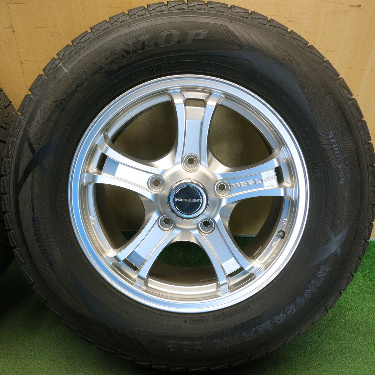 バリ溝！キレイ！9.5分◎ランクル 等 KEELER 285/60R18 スタッドレス ダンロップ ウインターマックス SJ8 キーラー 18インチ PCD150/5H◎6061104HAス