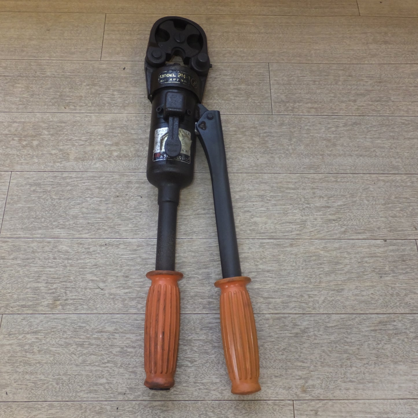 [送料無料] ★泉精器 IZUMI 屋内配線用電線接続工具 手動油圧式工具 9H-1 圧着端子用　呼び 14～150★