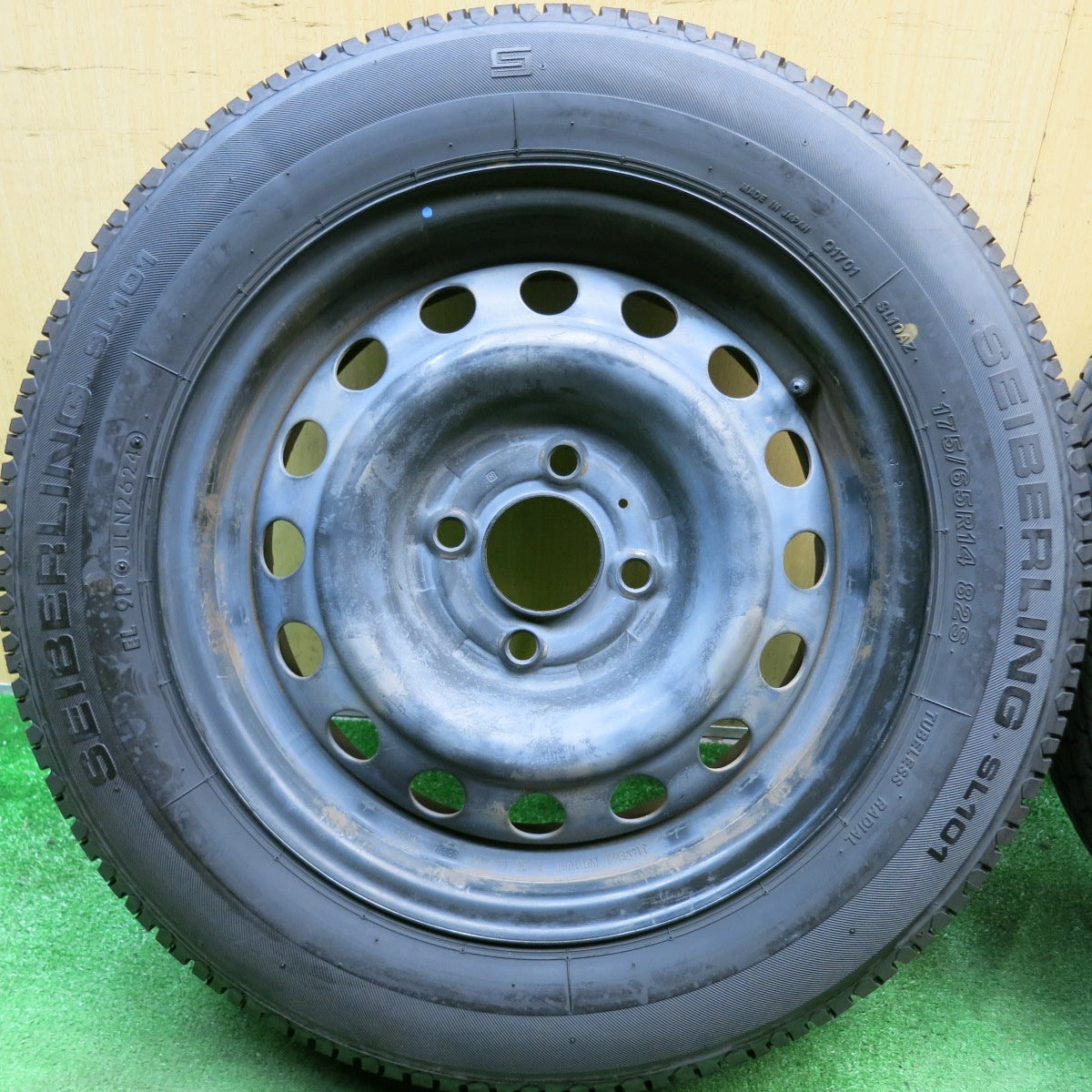 バリ溝！24年！8.5分◎日産 ノート キューブ 等 純正 スチール 175/65R14 セイバーリング SL101 14インチ PCD100/4H◎6080610HAノ