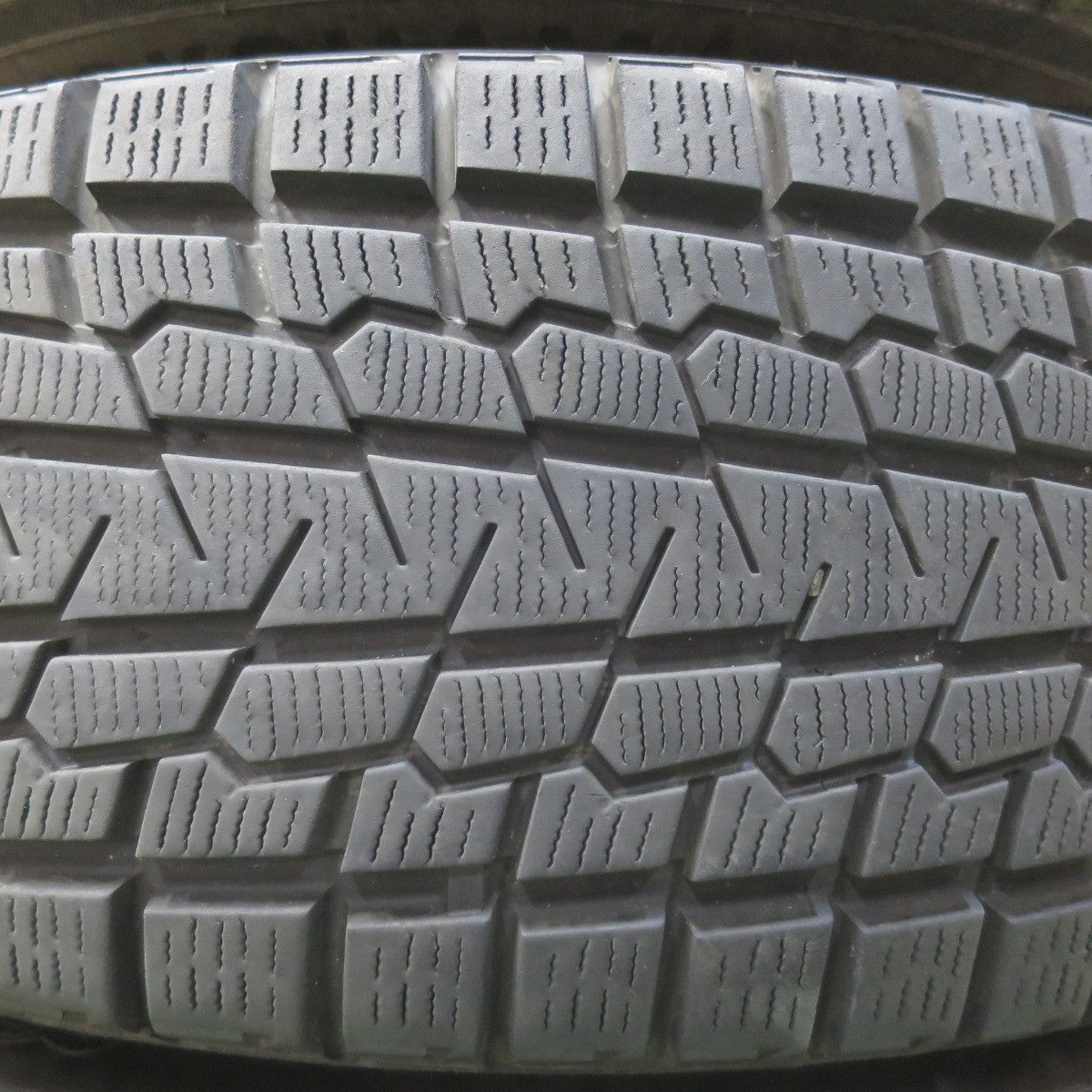 センサー付！バリ溝！23年！キレイ！9.5分★レクサス RX 等 235/65R18 スタッドレス ヨコハマ アイスガード G075 DIANELLA ディアネラ 18インチ PCD114.3/5H★6033015イス