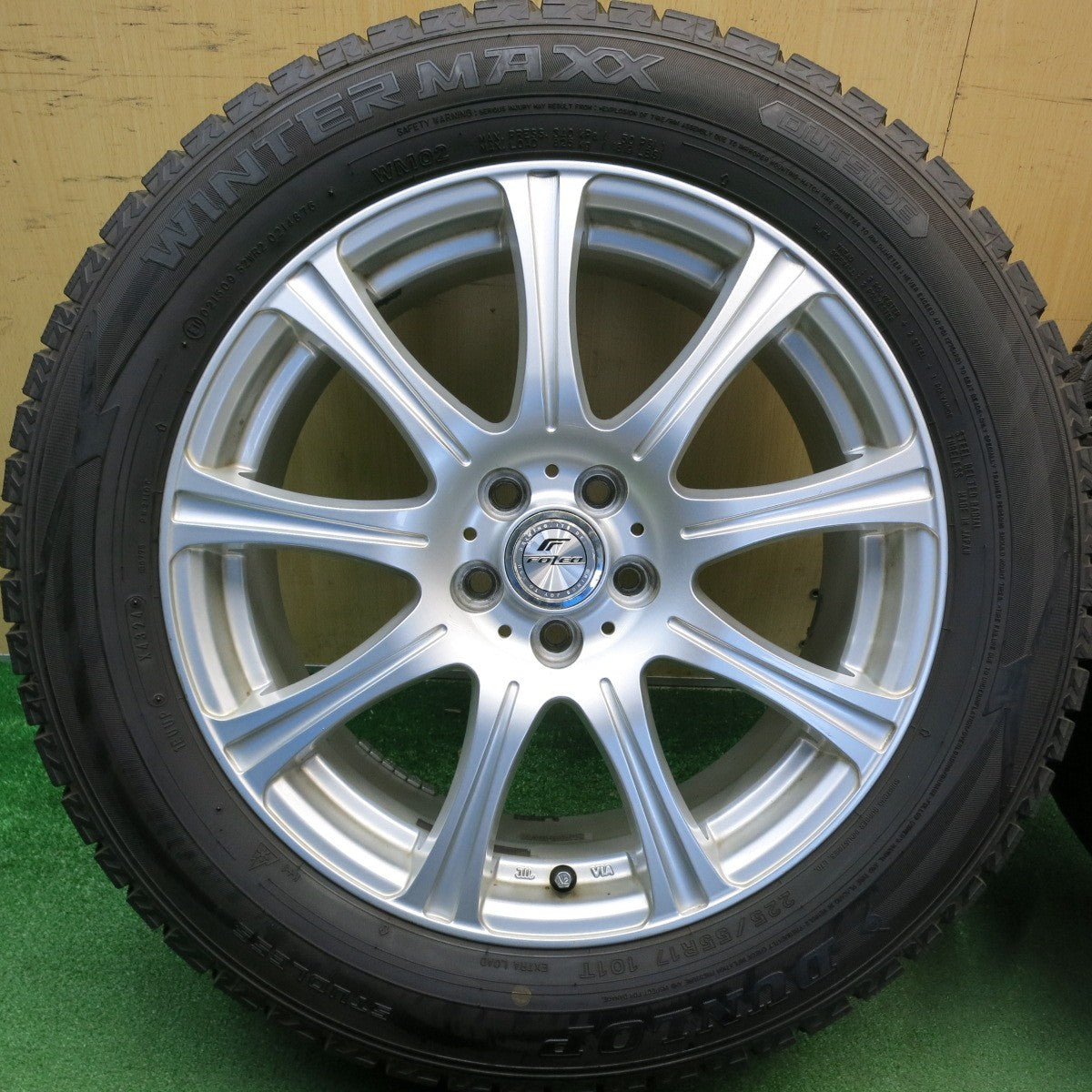4本価格！24年★XV 等 225/55R17 スタッドレス ダンロップ ウインターマックス WM02 FOLEO フォレオ 17インチ PCD100/5H★6041907HAス