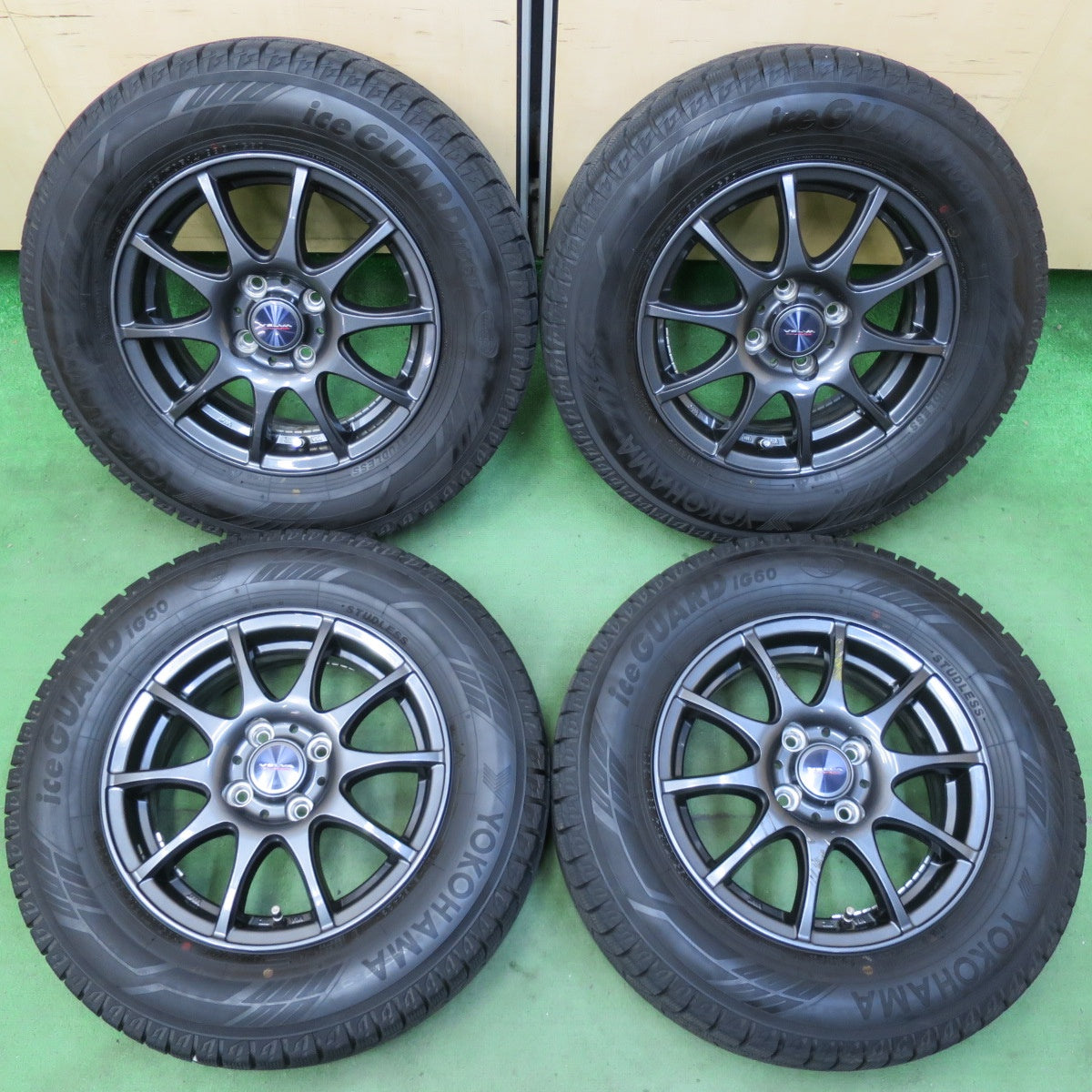バリ溝！23年！キレイ！9.5分★スタッドレス 185/70R14 ヨコハマ アイスガード iG60 VELVA CHARGE ヴェルヴァ 14インチ PCD100/4H★5041205イス