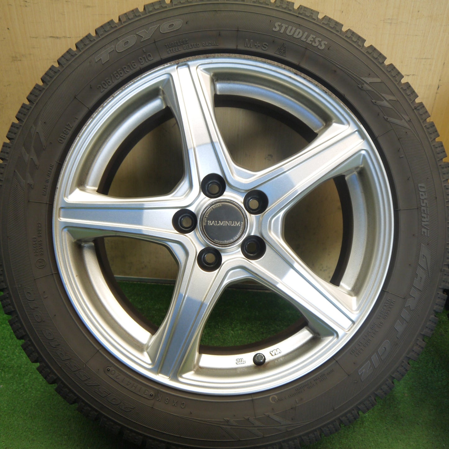 バリ溝！キレイ！9.5分◎インプレッサ 等 205/55R16 スタッドレス トーヨー オブザーブ ガリット GIZ BALMINUM VR5 バルミナ 16インチ PCD100/5H◎6081801Hス