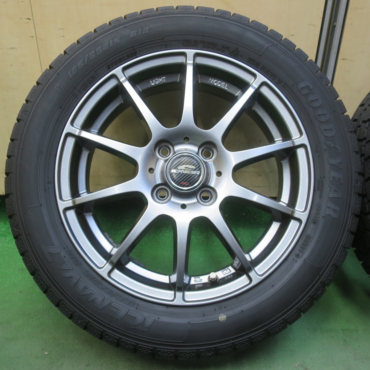 バリ溝！24年！キレイ！9.5分◎スタッドレス 165/65R15 グッドイヤー アイスナビ7 SCHNEIDER MiD シュナイダー 15インチ タフト ソリオ 等 PCD100/4H◎6083105イス