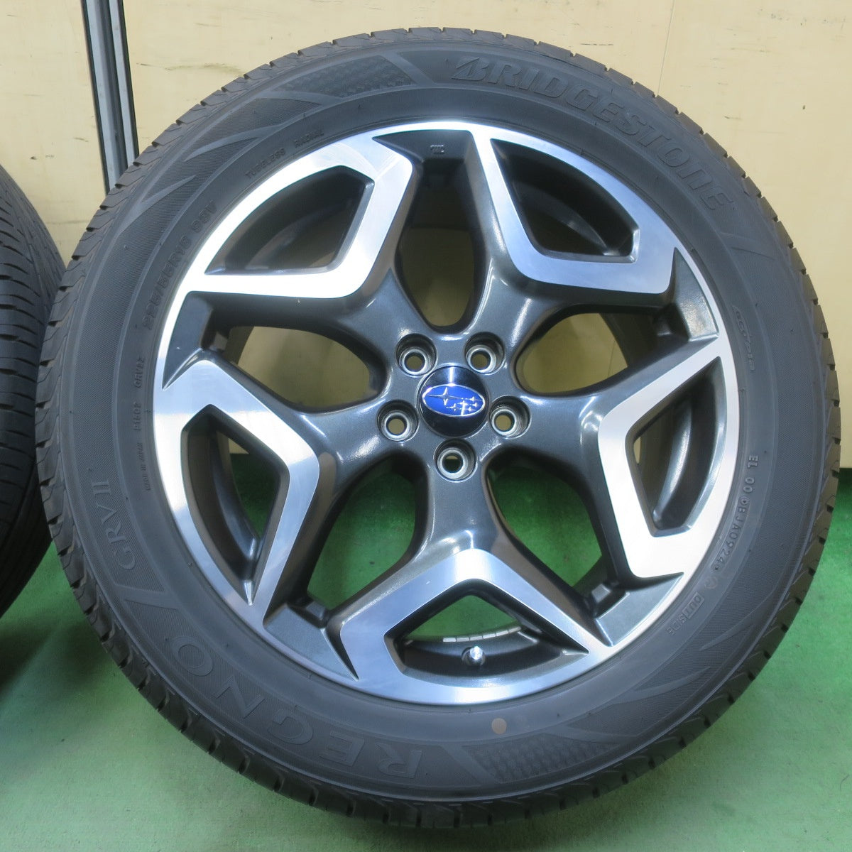 バリ溝！24年！9.5分★スバル XV 純正 225/55R18 ブリヂストン レグノ GRV2 18インチ PCD100/5H★6051815イノ