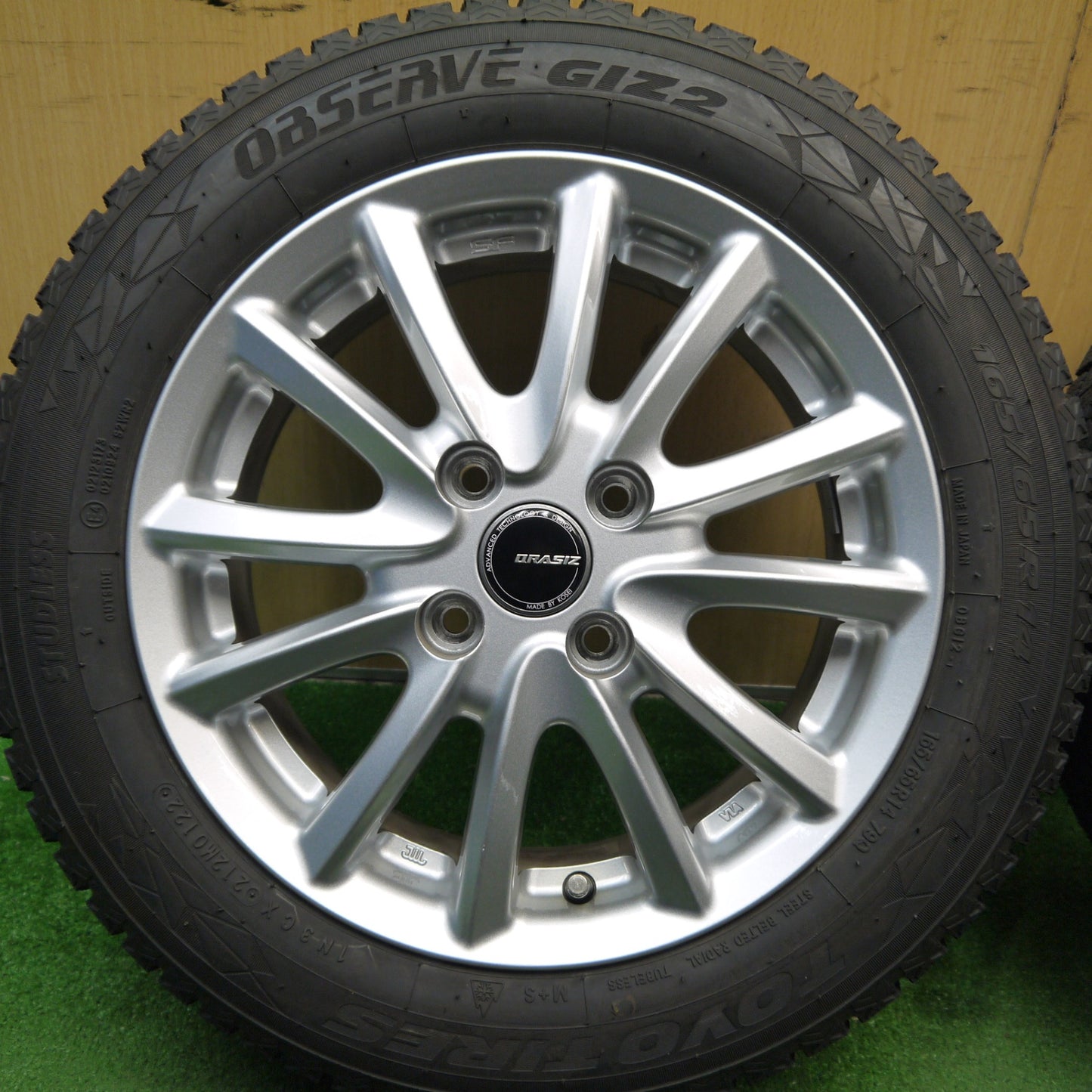 バリ溝！22年！キレイ！ほぼ10分★スタッドレス 165/65R14 トーヨー オブザーブ GIZ2 QRASIZ KOSEI コーセイ 14インチ ハスラー ソリオ 等 PCD100/4H★5043011Hス