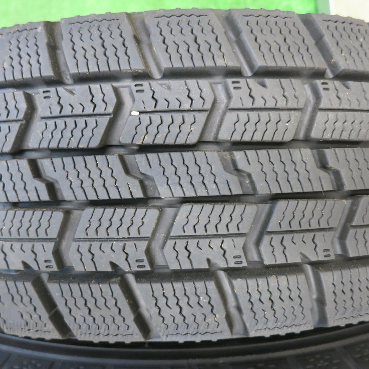 [送料無料] バリ溝！22年！キレイ！8.5分★スタッドレス 165/65R14 グッドイヤー アイスナビ7 D.O.S. DOS 14インチ 軽自動車 ハスラー 等 PCD100/4H★4121806TNス