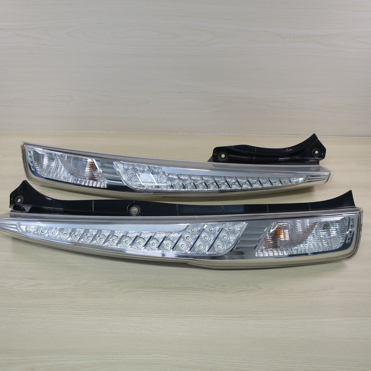 左右セット♪ダイハツ LA100S ムーヴ カスタム 純正 LED テールランプ KOITO 220-51094 テールライト 照明 カー パーツ♪ [送料無料]