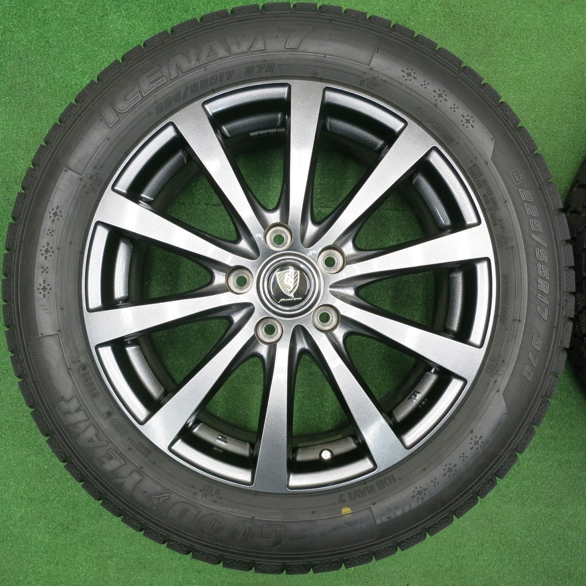 [送料無料] バリ溝！22年！キレイ！9.5分★スタッドレス 225/55R17 グッドイヤー アイスナビ7 MANARAY SPORT マナレイ 17インチ PCD114.3/5H★4112202NJス