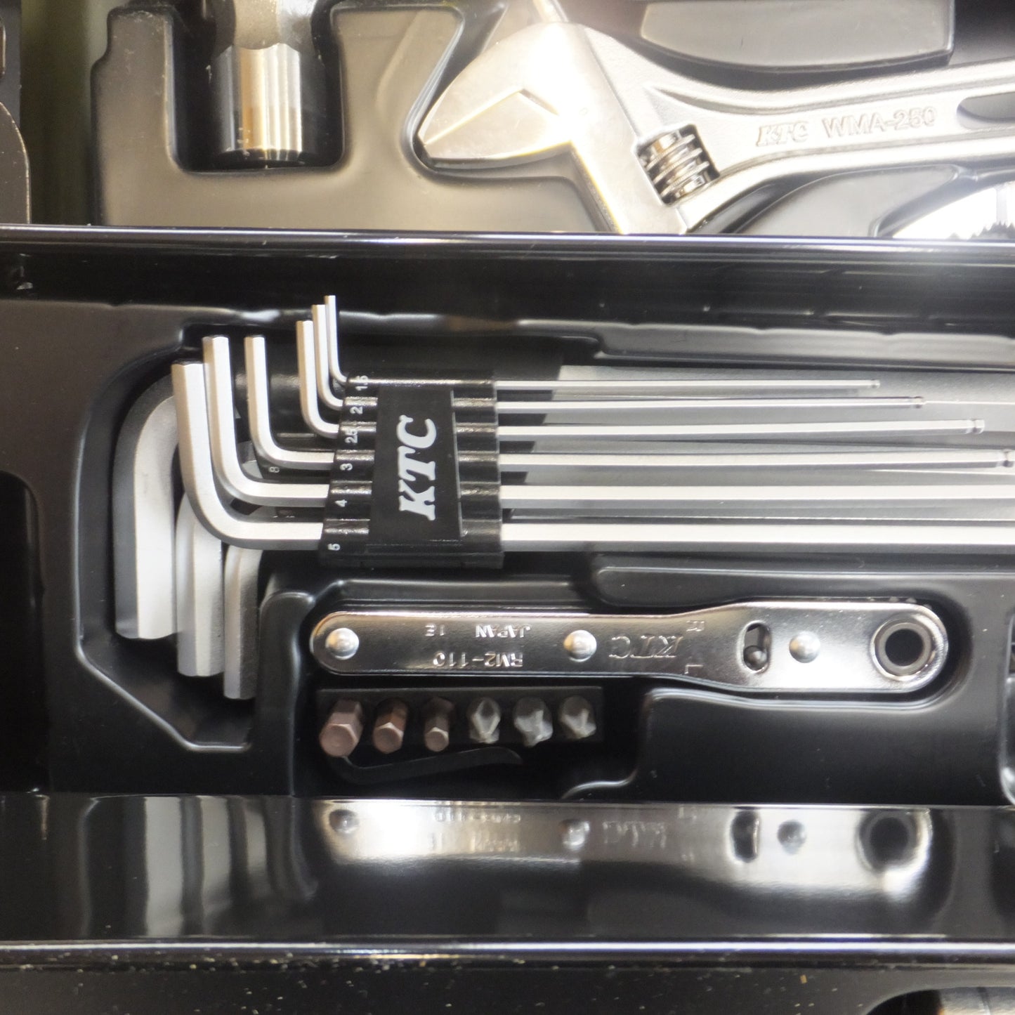 [送料無料] 美品★京都機械工具 KTC 63点 工具セット SK36320WZODEM オリーブドラブ★
