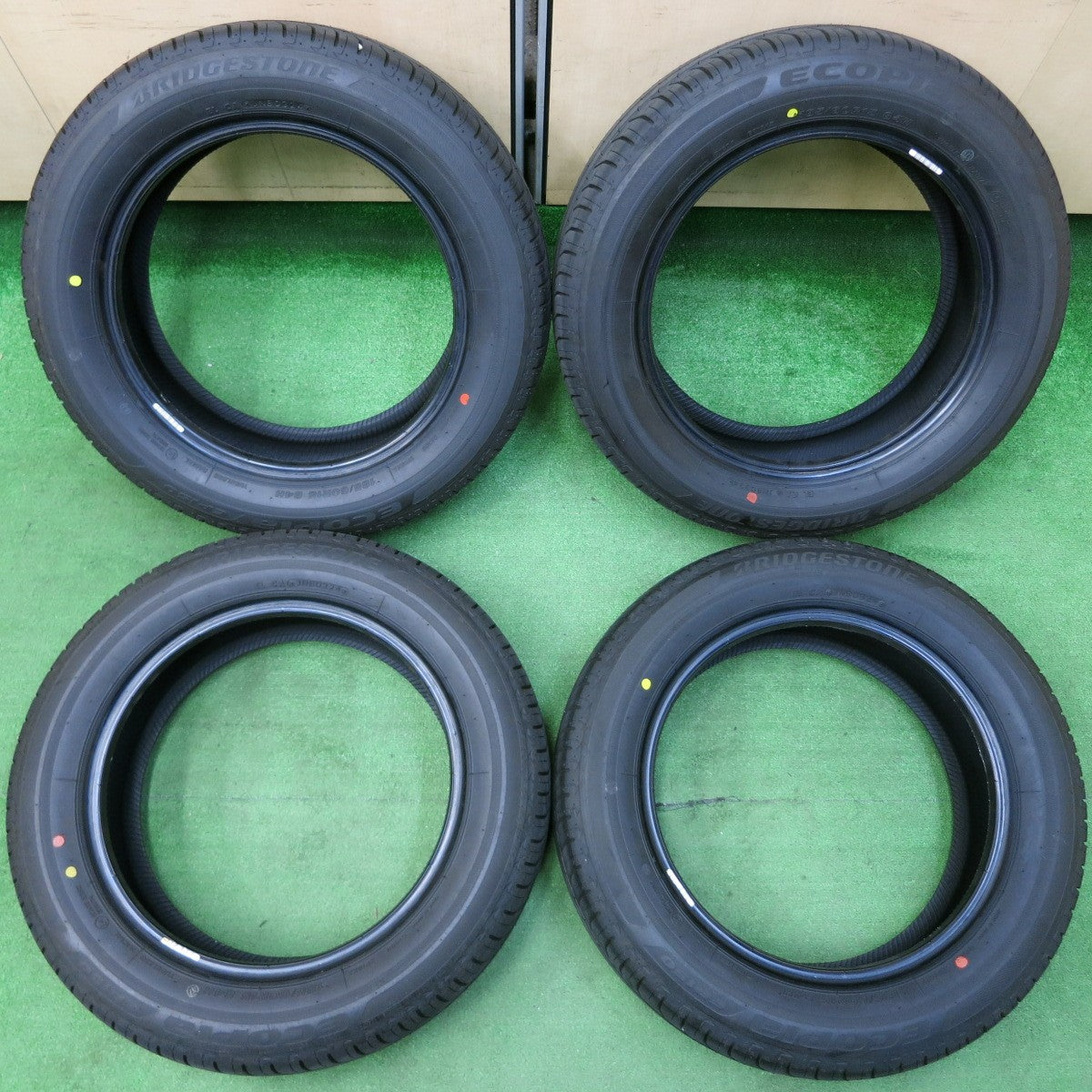 *送料無料* 新車外し！24年★185/60R15 ブリヂストン エコピア EP150 タイヤ 15インチ アクア シエンタ ヤリス フィット スイフト等★4041303イノタ