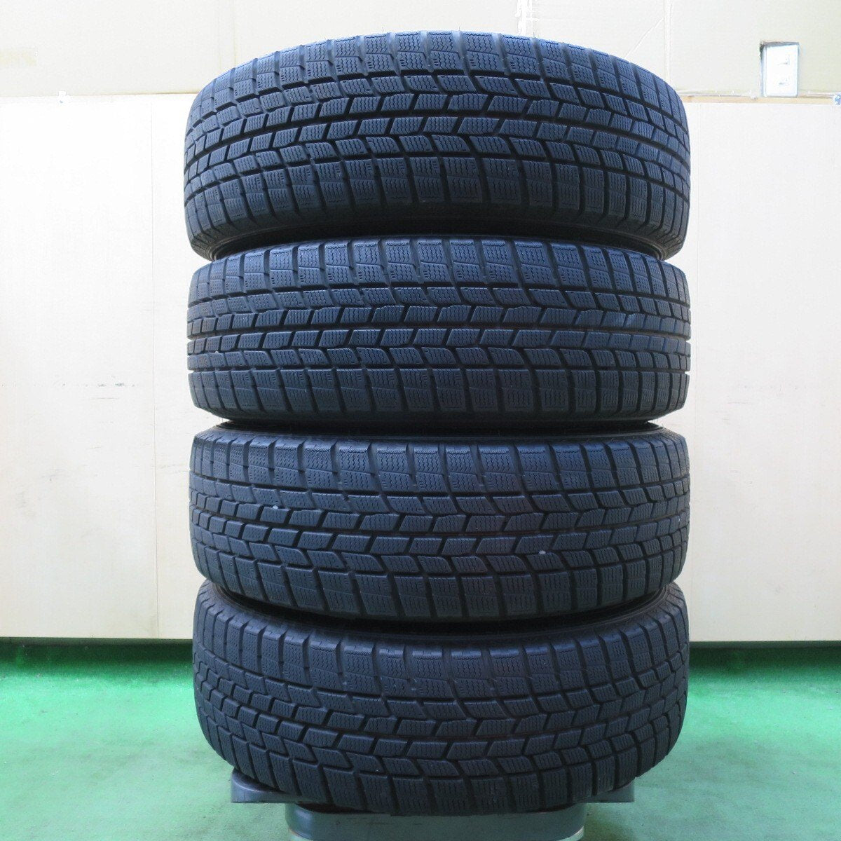 バリ溝！キレイ！8.5分★スタッドレス 195/65R16 グッドイヤー アイスナビ6 ravrion LUMIERE ラブリオン 16インチ PCD100/4H★5011602イス