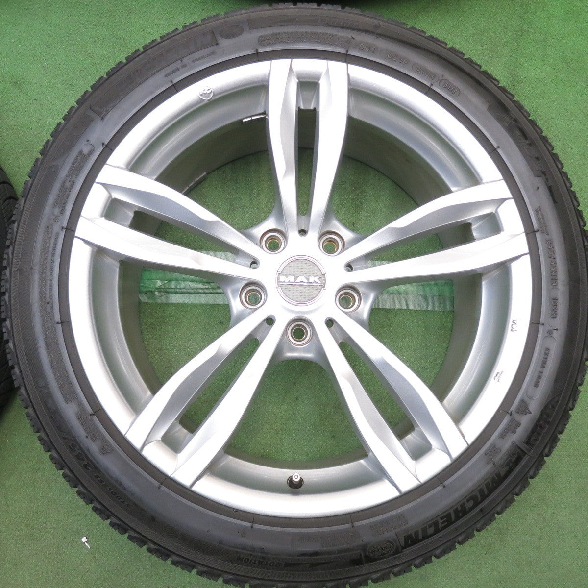 4本価格◎テスラ レクサス 等 MAK LUFT 245/45R19 スタッドレス ミシュラン X-ICE XI3 マック ルフト 19インチ PCD120/5H◎6092410HAス