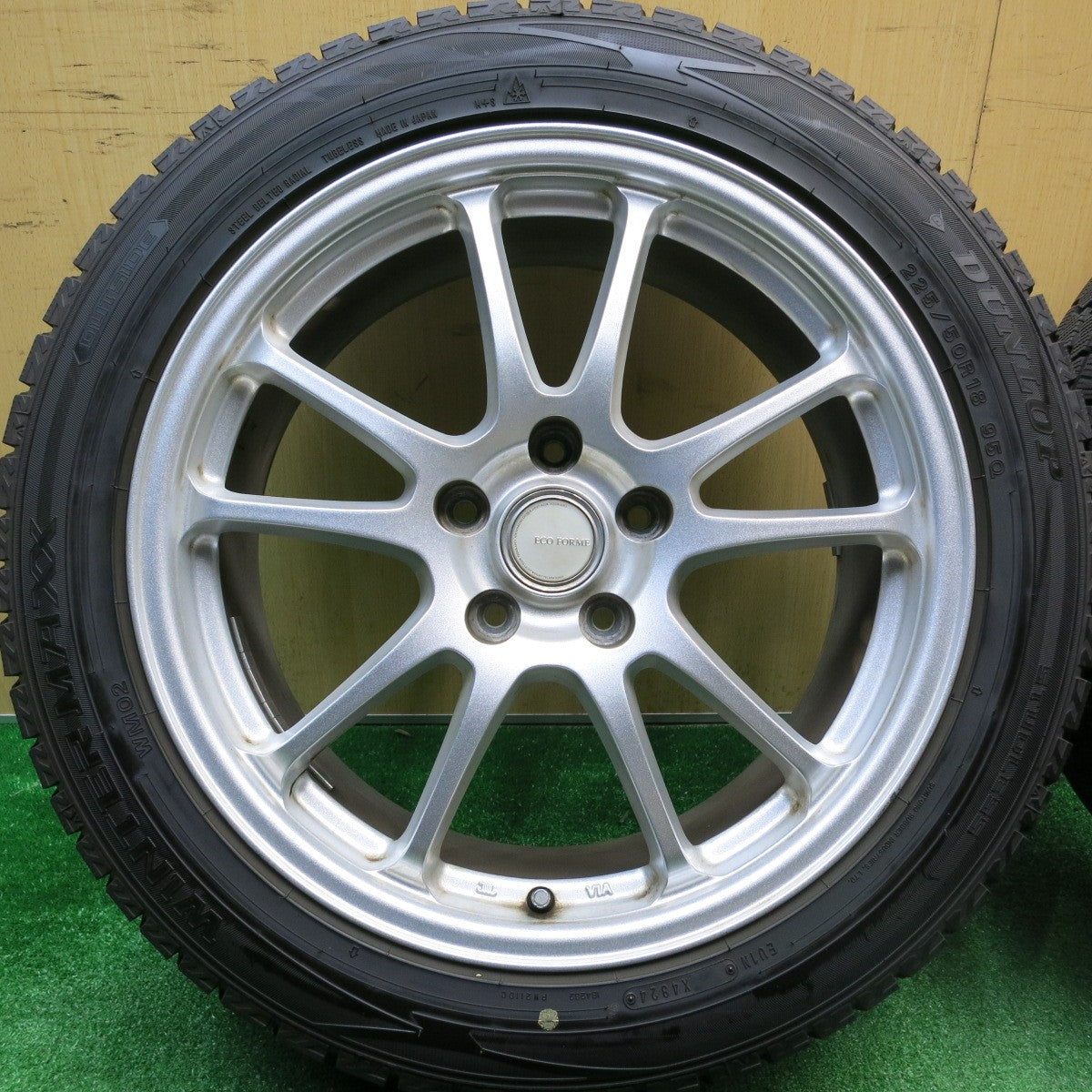 バリ溝！24年！キレイ！9.5分以上★スタッドレス 225/50R18 ダンロップ ウインターマックス WM02 ECO FORME SE-10 エコフォルム 18インチ PCD114.3/5H★5112508HAス