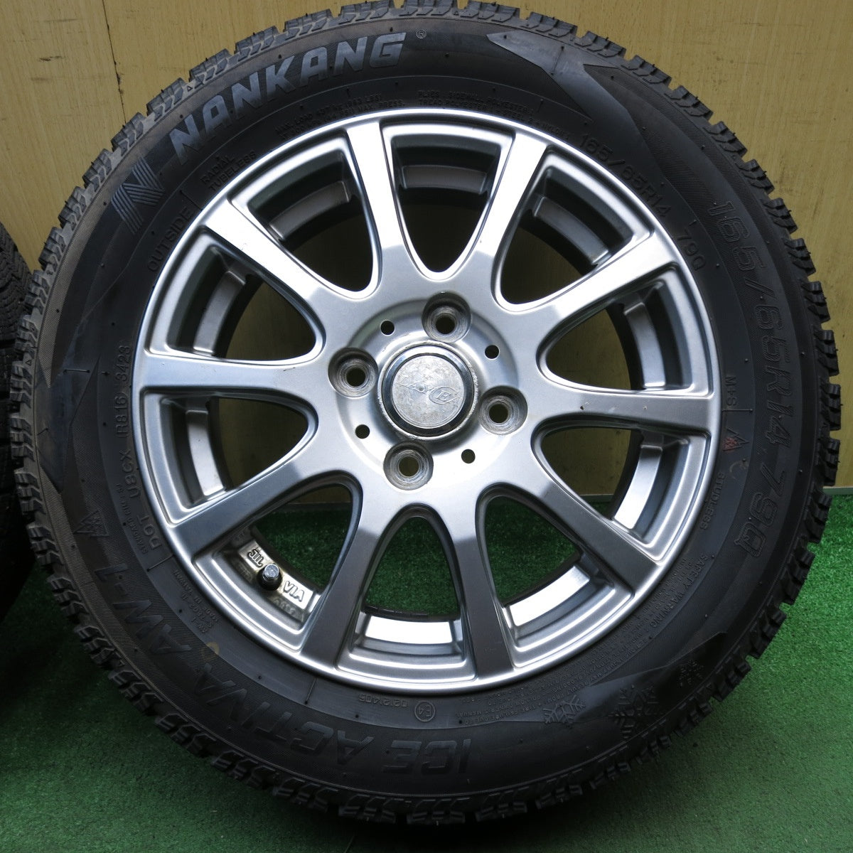 バリ溝！23年！9.5分◎スタッドレス 165/65R14 ナンカン アイスアクティバ AW-1 LAYCEA レイシア 14インチ ハスラー ソリオ 等 PCD100/4H◎6080405AKス