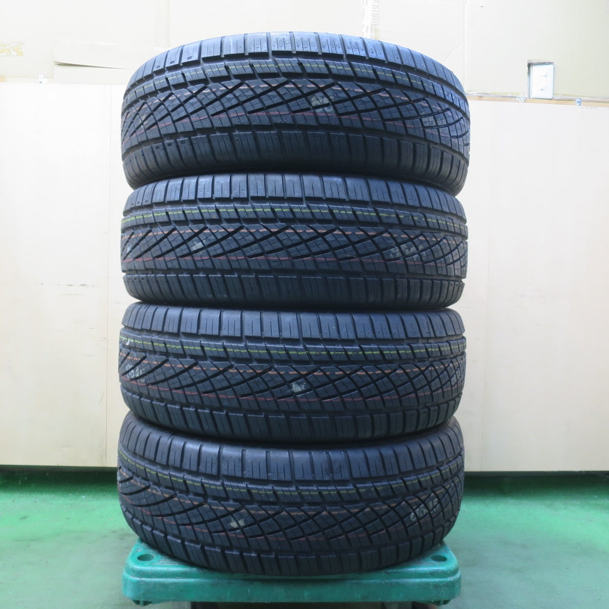 未使用！22年★235/60R18 コンチネンタル エクストリームコンタクト DWS06 プラス EXTREME CONTACT タイヤ 18インチ レクサス RX NX CR-V CX-7 等★6032703イノタ