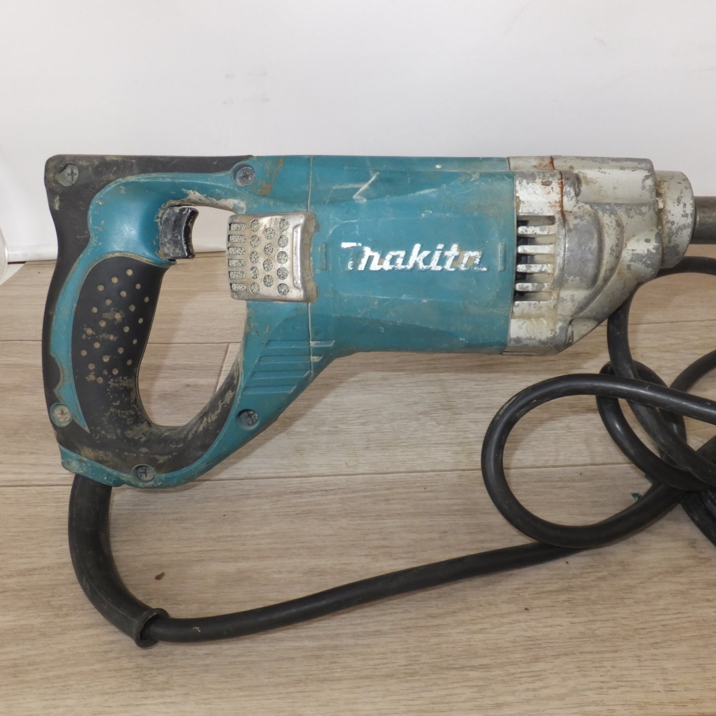 [送料無料] ★マキタ makita カクハン機 UT2204　100V 9A 50-60Hz 850W★