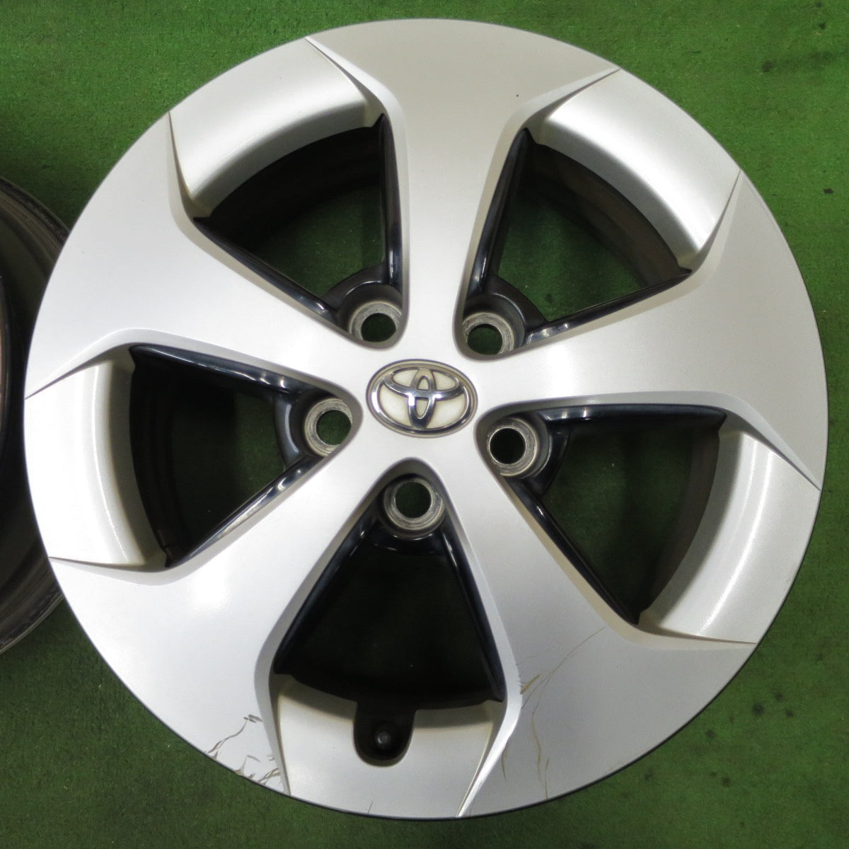4本価格★トヨタ 30系 プリウス 純正 ホイール 15インチ 15×6JJ PCD100/5H★6022504ナホ