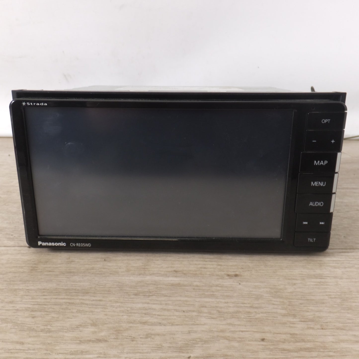 [送料無料] ★パナソニック Panasonic SDカーナビステーション Strada CN-RE05WD(19)★
