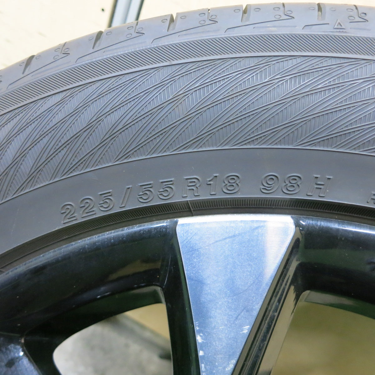 バリ溝！24年！9.5分！1本★ホンダ ZR-V Zグレード 純正 225/55R18 ヨコハマ アドバン dB V552 18インチ PCD114.3/5H★5051601ナノ