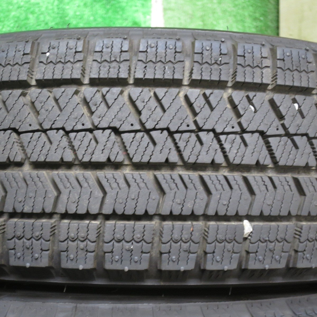 バリ溝！22年 9.5分★プリウス等 195/65R15 スタッドレス ヨコハマ アイスガード iG60 エクシーダー PCD100/5H★4102507Hス