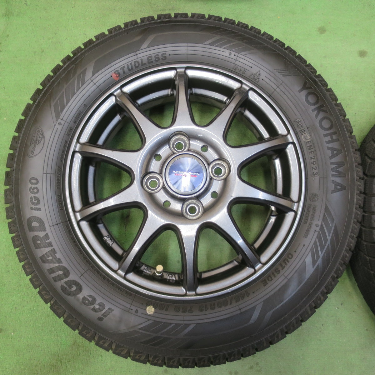 バリ溝！23年！9分★スタッドレス 145/80R13 ヨコハマ アイスガード iG60 VELVA CHARGE ヴェルヴァ 13インチ PCD100/4H★6011706イス