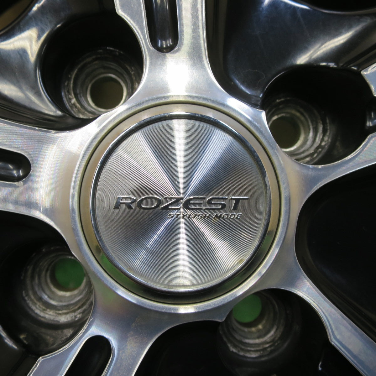 バリ溝！22年！キレイ！8.5分★スタッドレス 185/65R15 ブリヂストン ブリザック VRX2 ROZEST ローゼスト 15インチ PCD100/4H★5082805イス