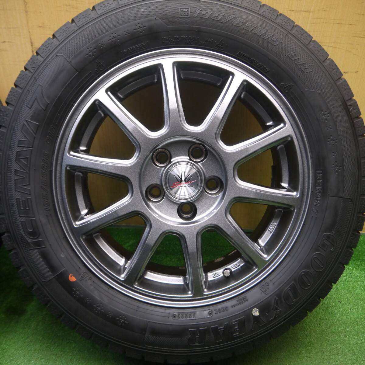 バリ溝！22年！キレイ！9分★プリウス 等 LOXARNY SPORT 195/65R15 スタッドレス グッドイヤー アイスナビ7 ロクサーニ スポーツ 15インチ PCD100/5H★5030405Hス